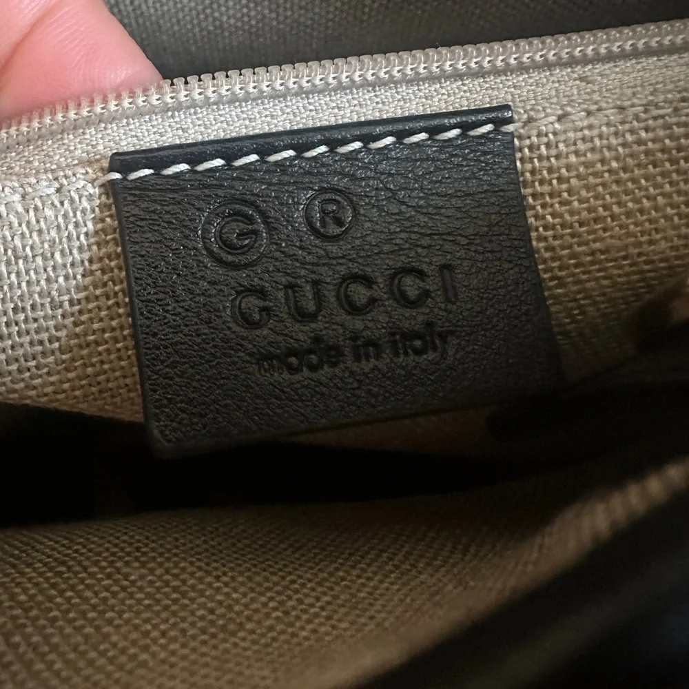Gucci sleek black